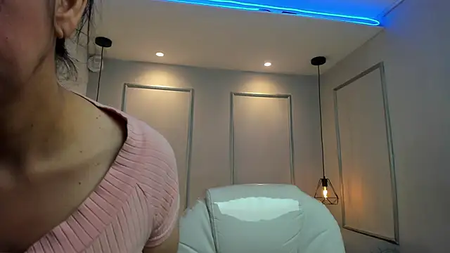 PerlaPreciosa online show from November 2025 12:31:01 PM