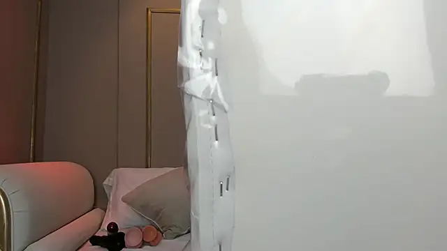 PerlaPreciosa online show from December 2025 04:04:02 AM