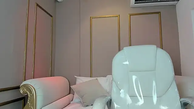 PerlaPreciosa online show from December 2025 04:06:02 AM