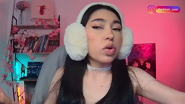 Snapshot of Sweet_Nyx chatting on June 2026 10:33:01 PM Sweet Nyx online show from June 2026 10:33:01 PM