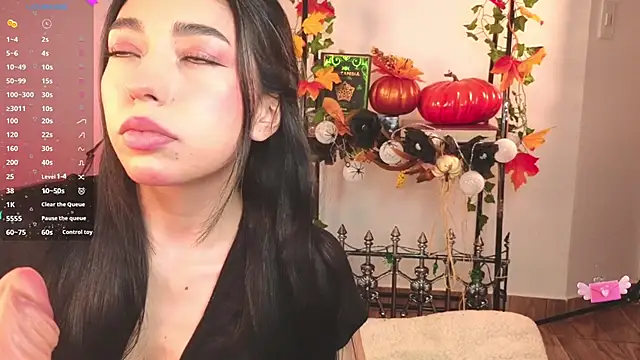 Snapshot of Sweet_Nyx chatting on October 2025 10:17:02 PM Sweet Nyx online show from October 2025 10:17:02 PM