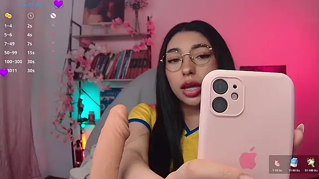 Snapshot of Sweet_Nyx chatting on June 2026 11:21:02 PM Sweet Nyx online show from June 2026 11:21:02 PM