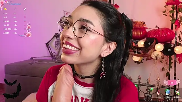 Snapshot of Sweet_Nyx chatting on October 2025 07:44:01 PM Sweet Nyx online show from October 2025 07:44:01 PM