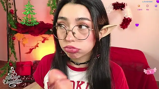 Snapshot of Sweet_Nyx chatting on December 2025 07:08:01 PM Sweet Nyx online show from December 2025 07:08:01 PM