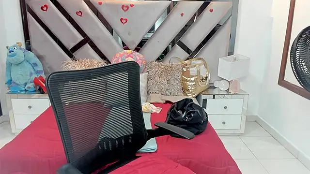 Snapshot of natalia5560 chatting on October 2025 01:08:02 PM natalia5560 online show from October 2025 01:08:02 PM