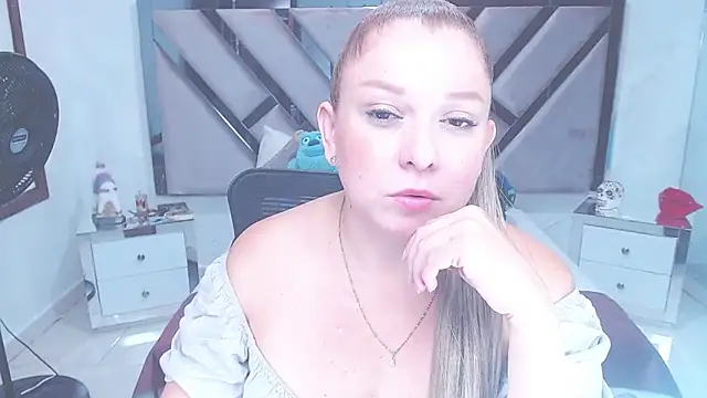 Snapshot of natalia5560 chatting on March 2025 02:48:02 PM natalia5560 online show from March 2025 02:48:02 PM