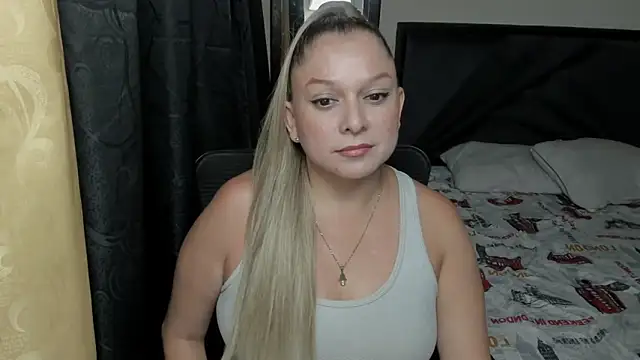 natalia5560 online show from April 2026 10:33:02 PM