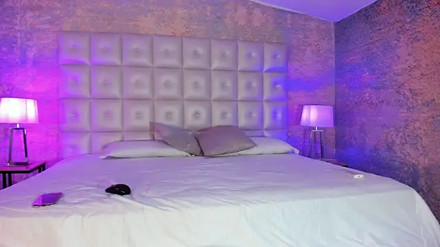 loladupont online show from November 2025 03:10:02 AM