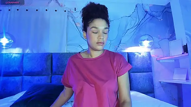 loladupont online show from March 2025 11:33:01 AM