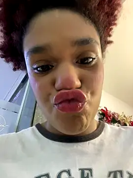 loladupont online show from December 2025 03:06:02 AM