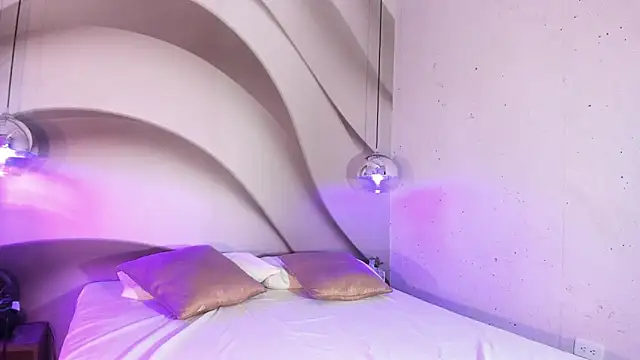 loladupont online show from November 2025 03:21:02 AM