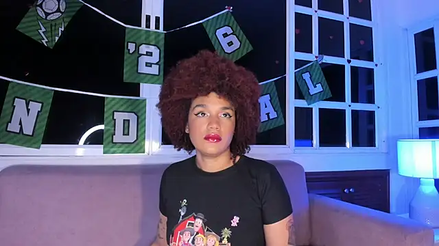 Snapshot of loladupont chatting on June 2026 03:04:01 AM loladupont online show from June 2026 03:04:01 AM