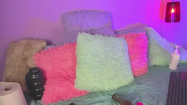 Little lili19 online show from February 2026 09:39:02 PM