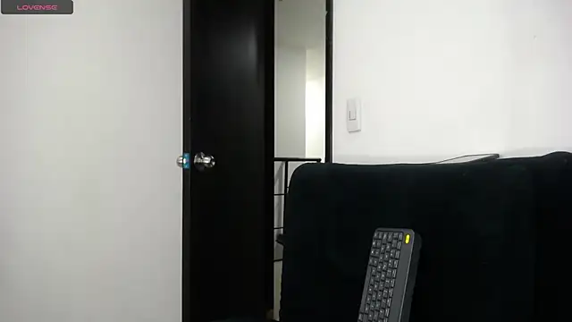 Snapshot of AbrilSonne chatting on September 2025 12:21:01 AM AbrilSonne online show from September 2025 12:21:01 AM