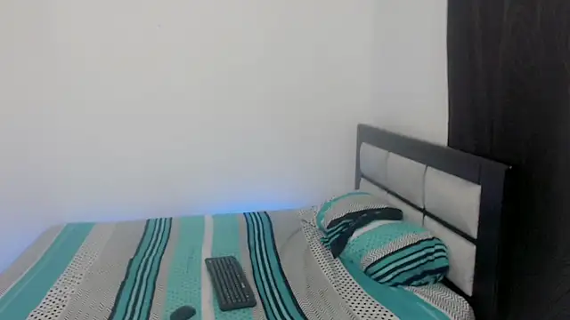 heueujej online show from October 2025 06:27:01 AM