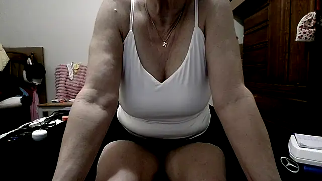 Snapshot of Keywest_Kate chatting on October 2025 12:10:02 AM Keywest Kate online show from October 2025 12:10:02 AM