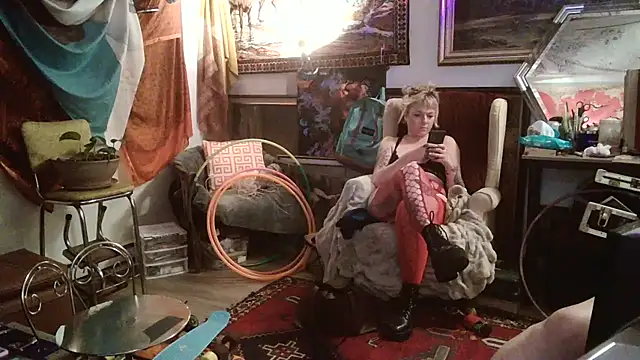 Snapshot of SilverandFox chatting on February 2025 09:42:01 AM SilverandFox online show from February 2025 09:42:01 AM