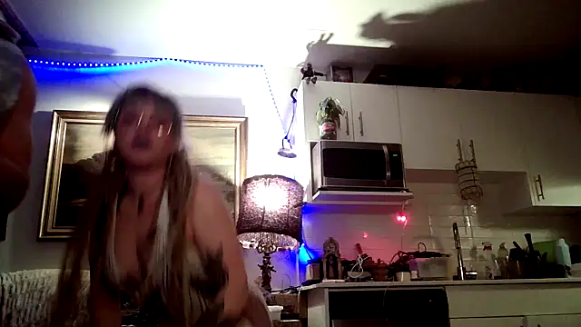 Snapshot of SilverandFox chatting on January 2025 01:21:02 PM SilverandFox online show from January 2025 01:21:02 PM