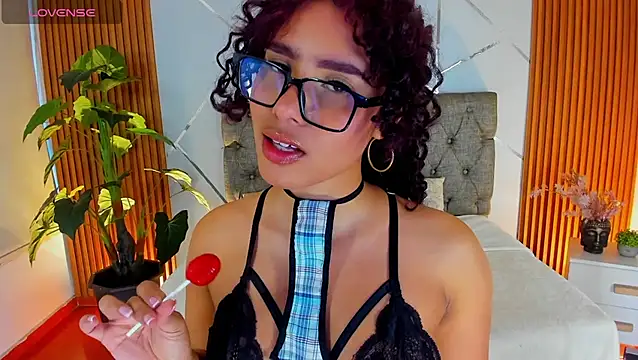 charlottee white online show from November 2025 09:48:02 PM