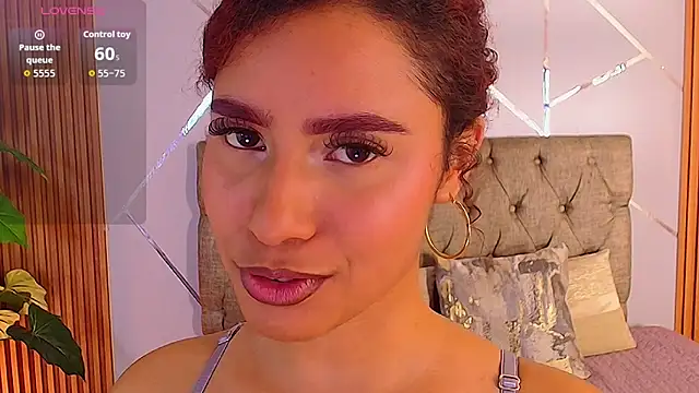 charlottee white online show from March 2026 10:06:01 PM