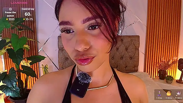 charlottee white online show from May 2026 09:53:02 PM