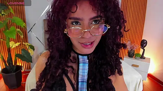 charlottee white online show from December 2025 08:36:01 PM