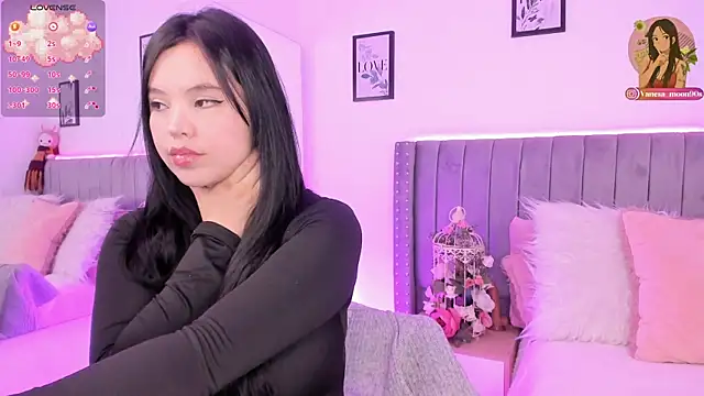 vanesa moon   online show from November 2025 11:59:01 PM