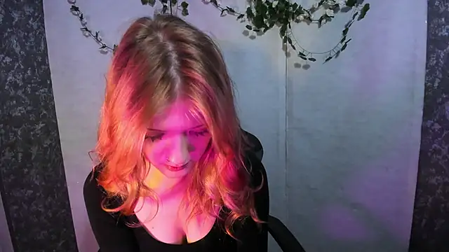 Lina Vi online show from April 2026 08:10:02 PM