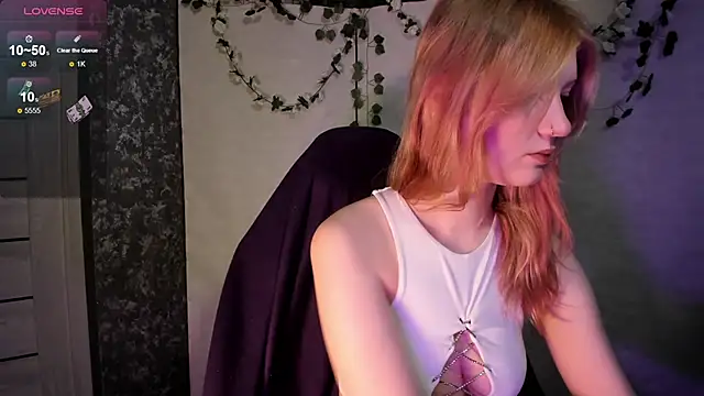 Lina Vi online show from April 2026 08:10:01 PM