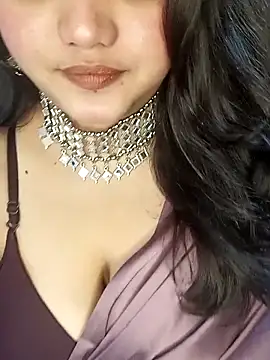 Riya Stream01 online show from May 2026 07:01:01 PM