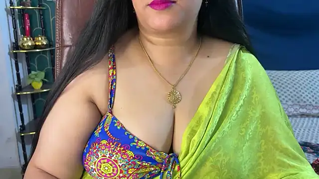 FlatVincy4 online show from July 2026 03:47:01 PM