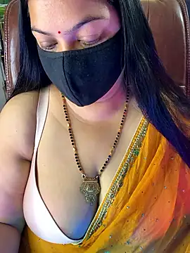 FlatVincy4 online show from November 2025 10:52:02 PM