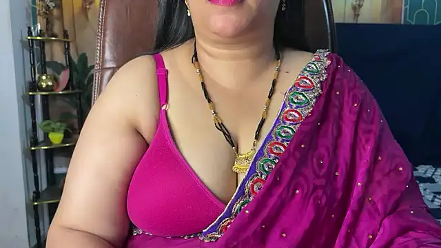FlatVincy4 online show from April 2026 03:25:02 PM