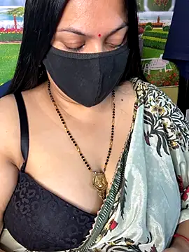 FlatVincy4 online show from November 2025 04:55:01 PM