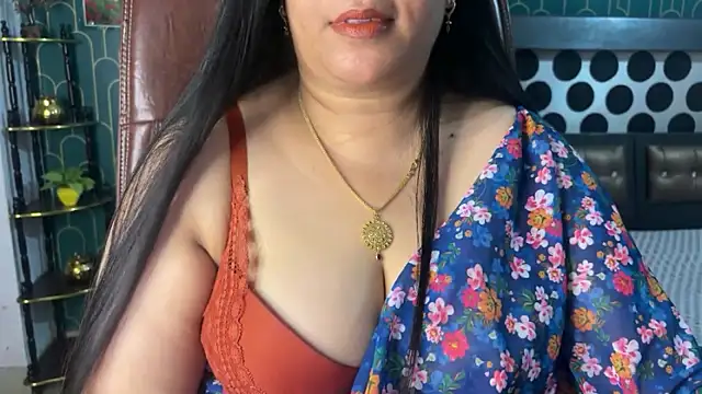 FlatVincy4 online show from May 2026 07:18:06 AM