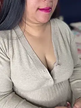 FlatVincy4 online show from December 2025 04:50:02 PM