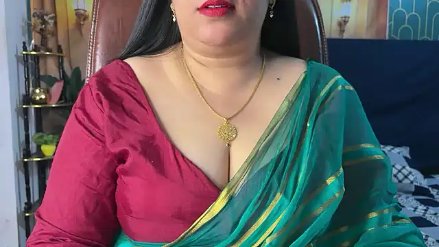 FlatVincy4 online show from April 2026 07:45:01 AM