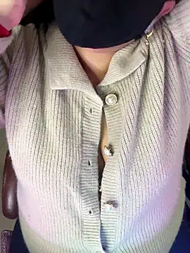 FlatVincy4 online show from November 2025 04:40:02 PM