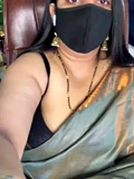 FlatVincy4 online show from November 2025 03:56:02 PM