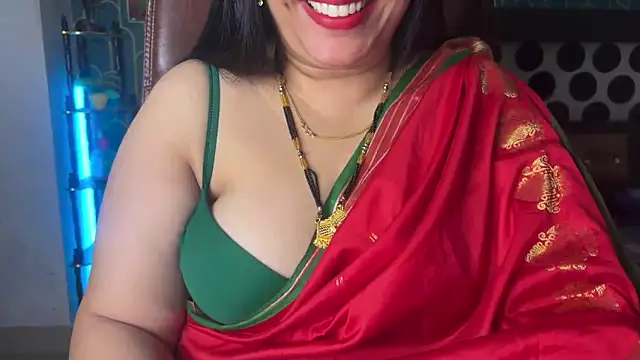 FlatVincy4 online show from February 2026 03:25:02 PM