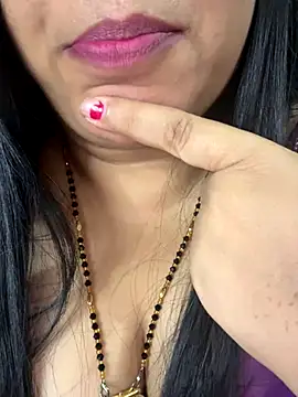 FlatVincy4 online show from October 2025 04:29:02 PM