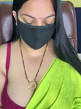 FlatVincy4 online show from November 2025 04:24:02 AM