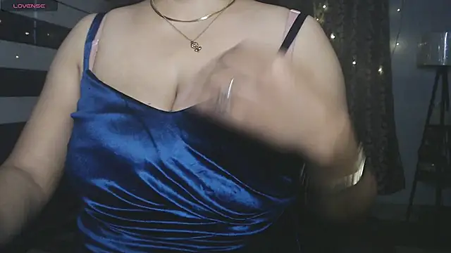 hot menka online show from December 2025 10:37:01 AM