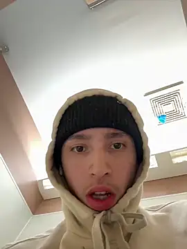 Snapshot of qbaby96 chatting on March 2025 08:02:02 AM qbaby96 online show from March 2025 08:02:02 AM