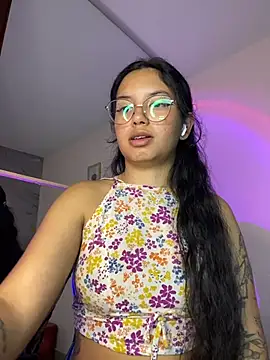 Snapshot of Rosita_forever_ chatting on April 2026 08:57:02 PM Rosita forever online show from April 2026 08:57:02 PM