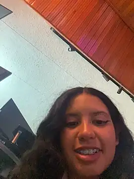 Snapshot of Rosita_forever_ chatting on May 2026 06:17:02 PM Rosita forever online show from May 2026 06:17:02 PM