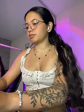 Snapshot of Rosita_forever_ chatting on May 2026 04:04:02 PM Rosita forever online show from May 2026 04:04:02 PM