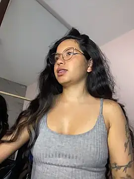 Snapshot of Rosita_forever_ chatting on June 2026 03:11:02 PM Rosita forever online show from June 2026 03:11:02 PM