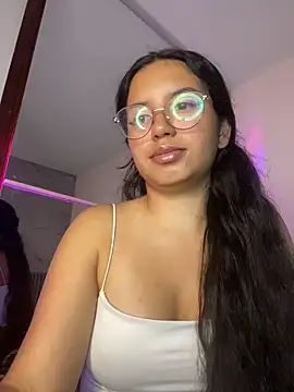 Snapshot of Rosita_forever_ chatting on May 2026 06:09:01 PM Rosita forever online show from May 2026 06:09:01 PM