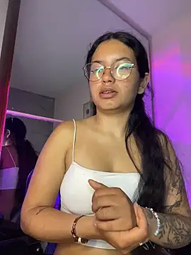 Snapshot of Rosita_forever_ chatting on April 2026 09:45:02 AM Rosita forever online show from April 2026 09:45:02 AM